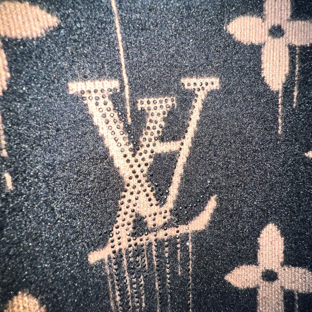 Sweater - Picture 3 of 3
